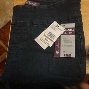 Gloria Vanderbilt Amanda pull on Jean NWT